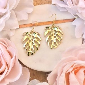 Monstera Leaves Gold Tropical dangly earrings NWT